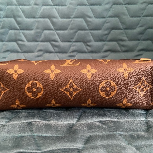 Louis Vuitton Toilette 19 from the new Trio set. - Picture 3 of 8